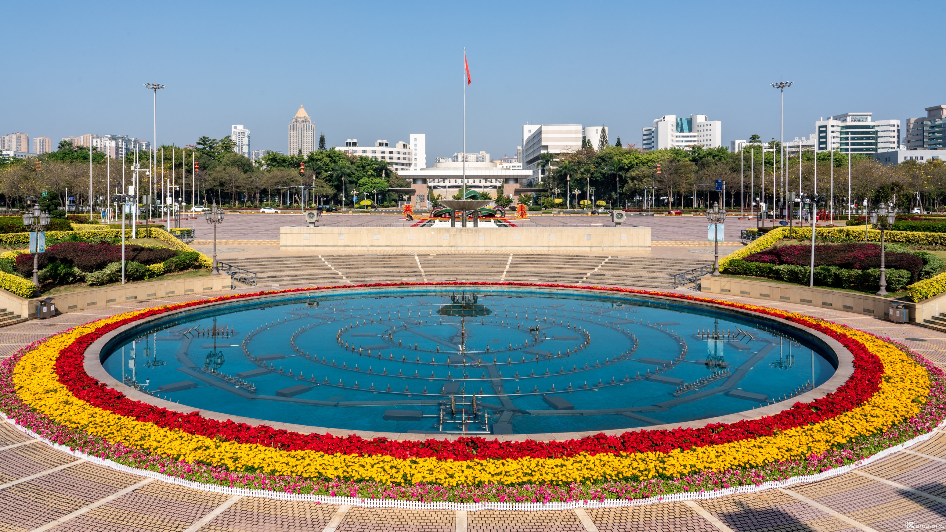 深圳龍城廣場地下室停車場